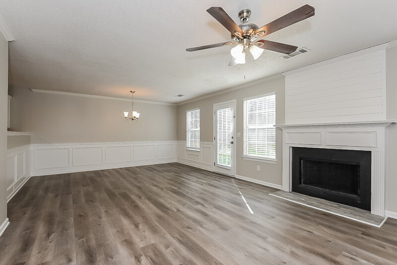 2,260/Mo, 409 Hidden Creek Ct Canton, GA 30114 Living Room View