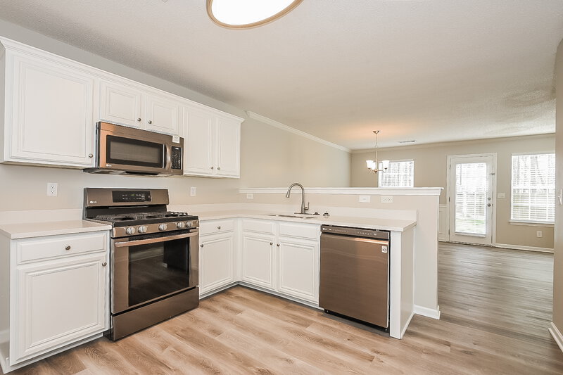 2,260/Mo, 409 Hidden Creek Ct Canton, GA 30114 Kitchen View 2
