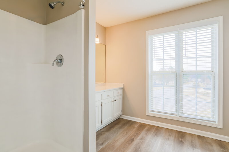 1,965/Mo, 2002 Morning Dew Pl Lawrenceville, GA 30044 Main Bathroom View