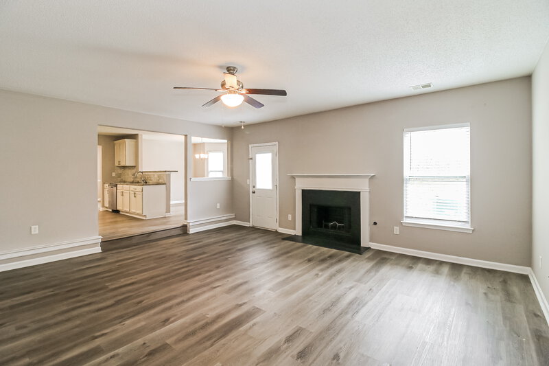 2,320/Mo, 335 Elma Marie Ct Locust Grove, GA 30248 Family Room View