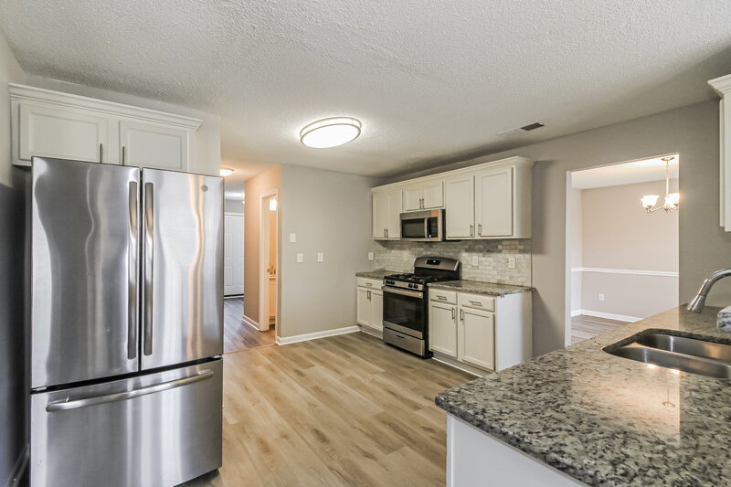 2,320/Mo, 335 Elma Marie Ct Locust Grove, GA 30248 Kitchen View 2