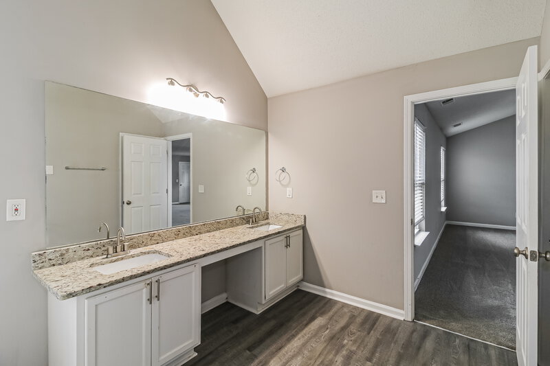 2,320/Mo, 335 Elma Marie Ct Locust Grove, GA 30248 Main Bathroom View