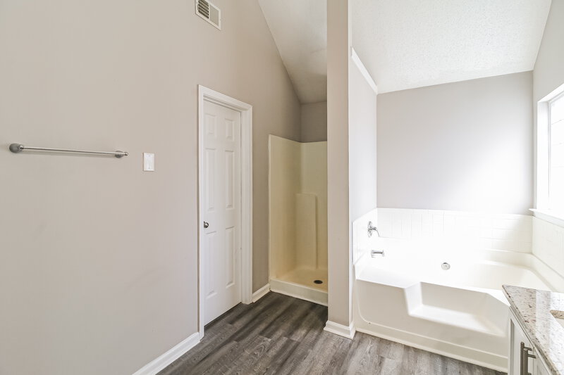 2,320/Mo, 335 Elma Marie Ct Locust Grove, GA 30248 Main Bathroom View 2