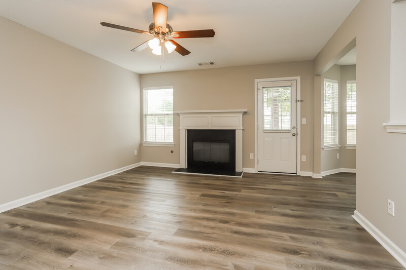 2,940/Mo, 9450 Deer Crossing Trc Jonesboro, GA 30236 Living Room View