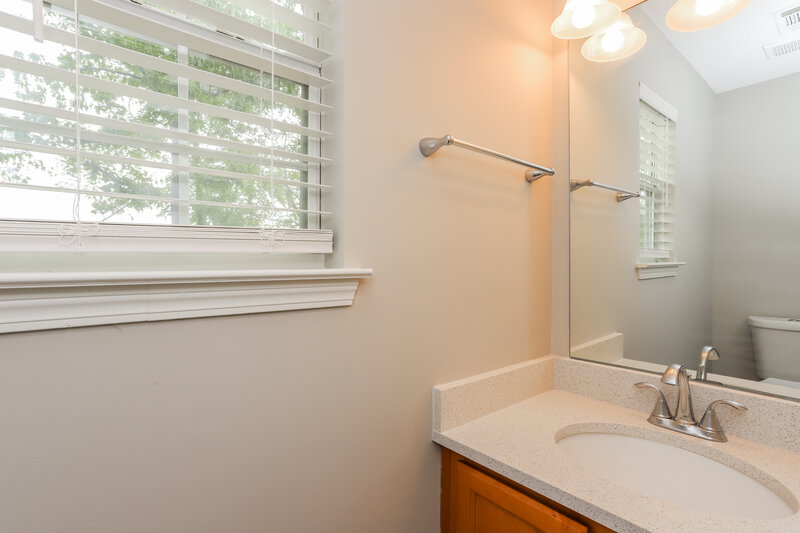 2,940/Mo, 9450 Deer Crossing Trc Jonesboro, GA 30236 Main Bathroom View 2