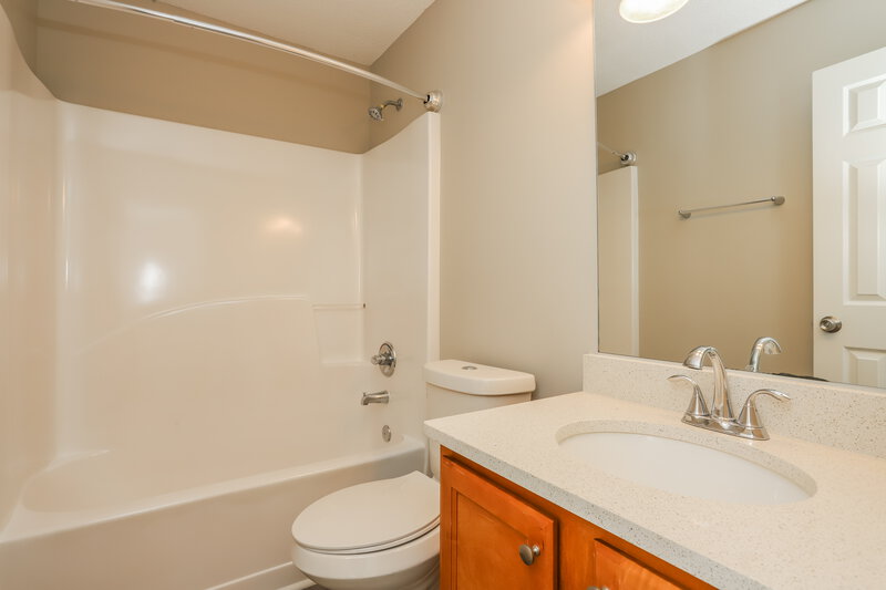 2,940/Mo, 9450 Deer Crossing Trc Jonesboro, GA 30236 Bathroom View