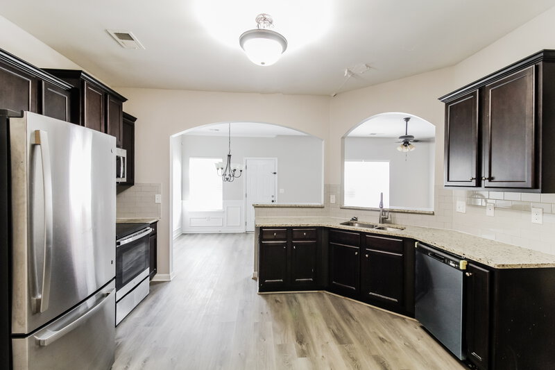 2,220/Mo, 3151 Bonnes Dr Lithonia, GA 30038 Kitchen View
