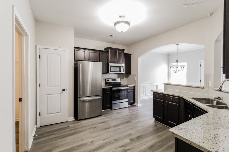 2,220/Mo, 3151 Bonnes Dr Lithonia, GA 30038 Kitchen View 2