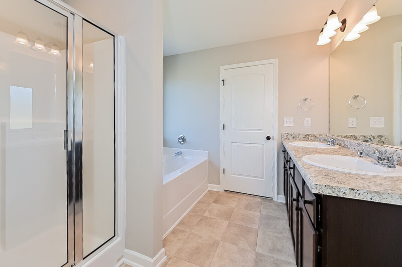 2,210/Mo, 754 Galveston Way McDonough, GA 30253 Main Bathroom View 2