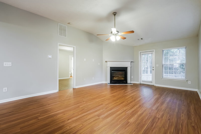 1,590/Mo, 533 Arrowhead Dr Dallas, GA 30132 Living Room View 2