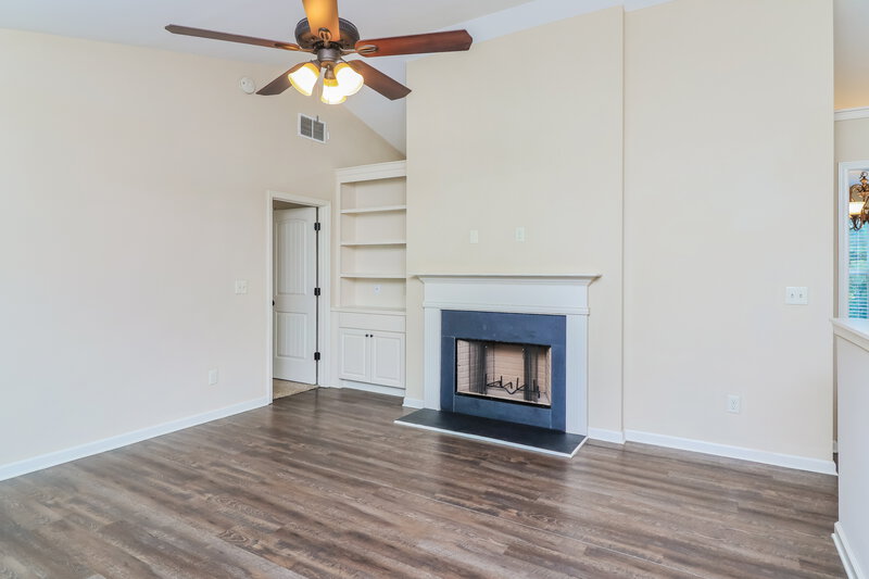 2,230/Mo, 428 Charleston Pl Villa Rica, GA 30180 Living Room View 2