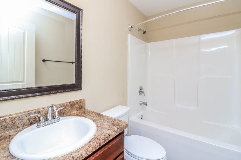 2,230/Mo, 428 Charleston Pl Villa Rica, GA 30180 Bathroom View 2