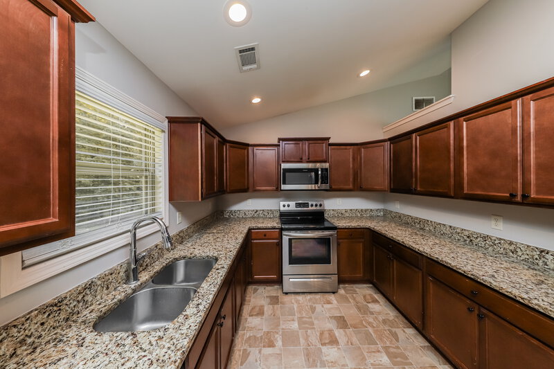 2,315/Mo, 427 Charleston Pl Villa Rica, GA 30180 Kitchen View