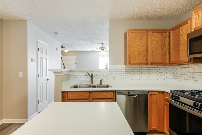 1,970/Mo, 207 Oak Grove Ln Acworth, GA 30102 Kitchen View