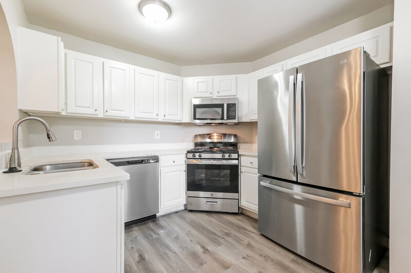 2,185/Mo, 1041 Crest Ridge Pl SW Marietta, GA 30060 Kitchen View