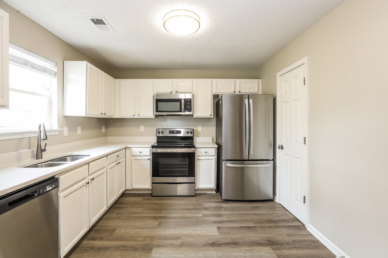 2,005/Mo, 1146 Brookstone Rd Atlanta, GA 30349 Kitchen View