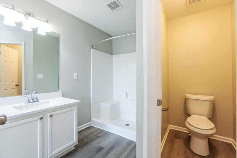 2,005/Mo, 1146 Brookstone Rd Atlanta, GA 30349 Main Bathroom View 2