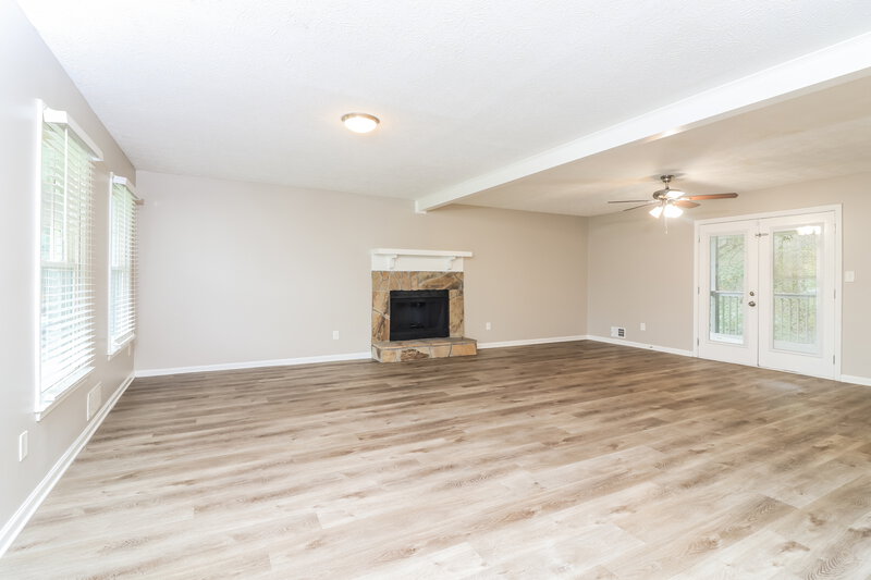 2,350/Mo, 3070 Revere Cir Snellville, GA 30039 Living Room View
