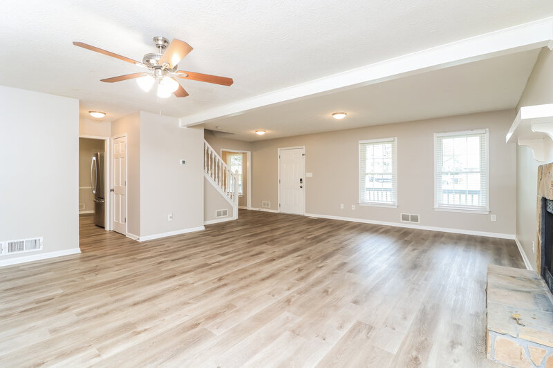 2,350/Mo, 3070 Revere Cir Snellville, GA 30039 Living Room View 4