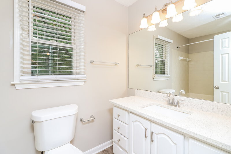 2,350/Mo, 3070 Revere Cir Snellville, GA 30039 Main Bathroom View