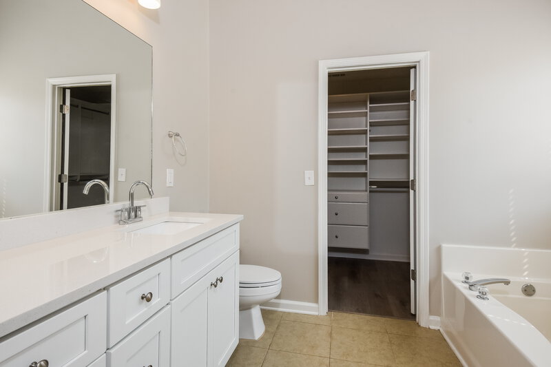 2,170/Mo, 3223 Deer Valley Dr NW Acworth, GA 30101 Main Bathroom View
