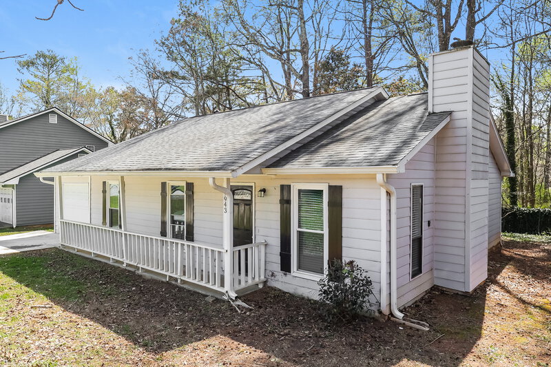 0/Mo, 7943 Taylor Cir Riverdale, GA 30274 Front View