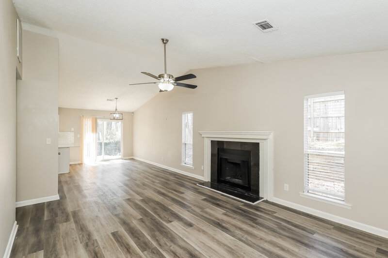 0/Mo, 7943 Taylor Cir Riverdale, GA 30274 Living Room View