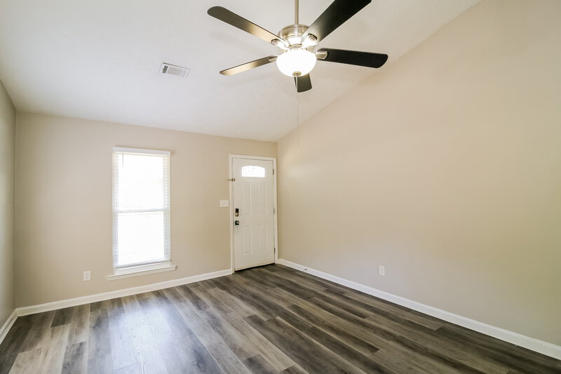 1,665/Mo, 7943 Taylor Cir Riverdale, GA 30274 Living Room View 2