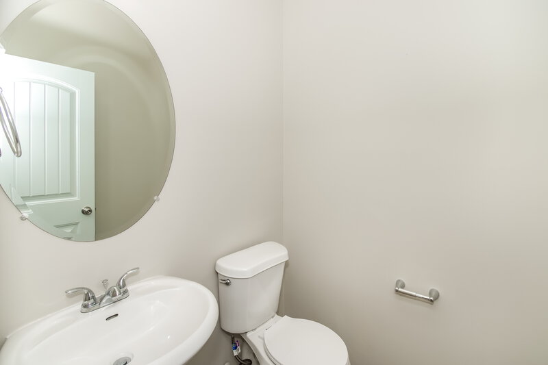 2,460/Mo, 5163 Rapahoe Trail Atlanta, GA 30349 Bathroom View