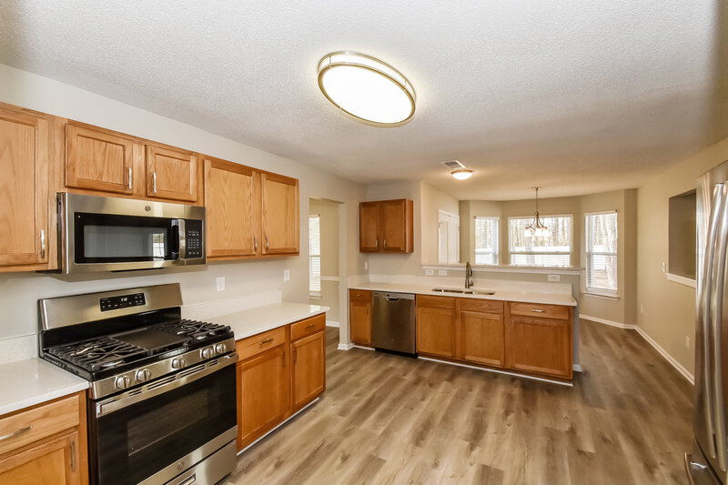 2,225/Mo, 146 Edison Dr Stockbridge, GA 30281 Kitchen View 2