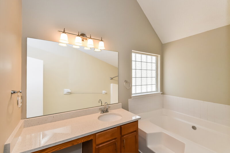 2,225/Mo, 146 Edison Dr Stockbridge, GA 30281 Main Bathroom View