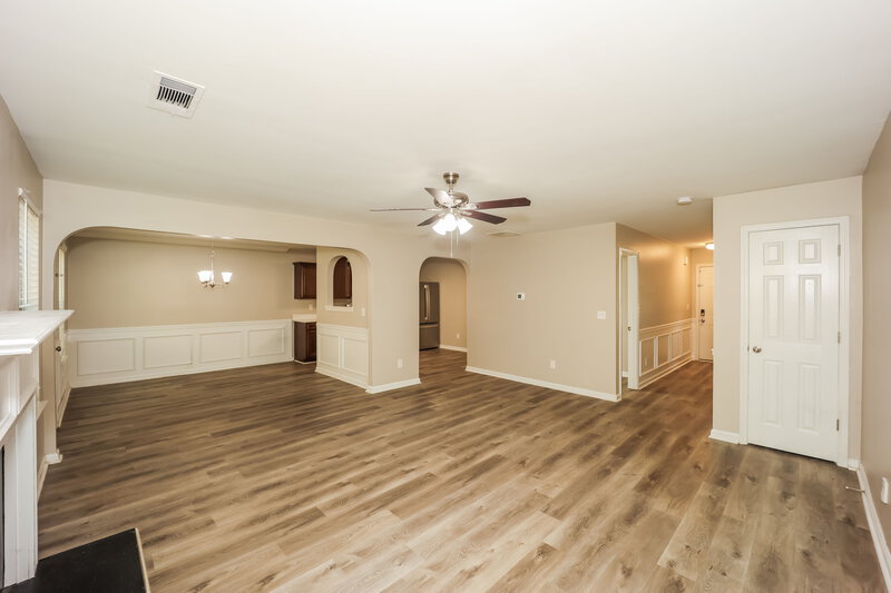 2,020/Mo, 5584 Bluegrass Dr Atlanta, GA 30349 Living Room View 2
