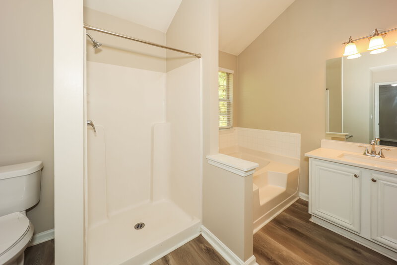 2,020/Mo, 5584 Bluegrass Dr Atlanta, GA 30349 Main Bathroom View