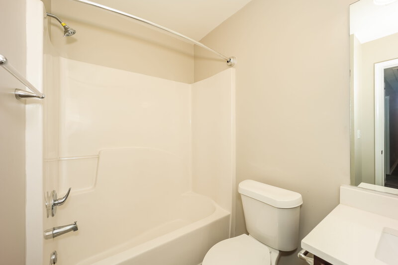2,020/Mo, 5584 Bluegrass Dr Atlanta, GA 30349 Bathroom View