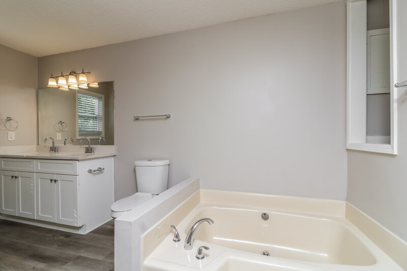 2,280/Mo, 3058 Favor Pines Ct Marietta, GA 30060 Main Bathroom View