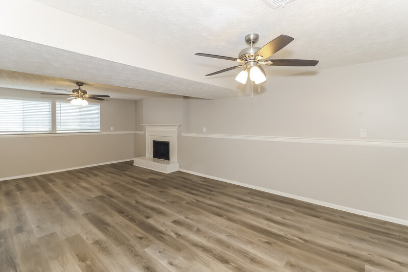 2,435/Mo, 160 Sheringham Dr Roswell, GA 30076 Family Room View 2