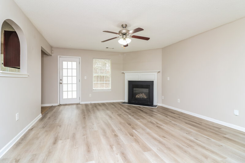 2,245/Mo, 7263 Hampton Chase Dr Douglasville, GA 30134 Living Room View 2