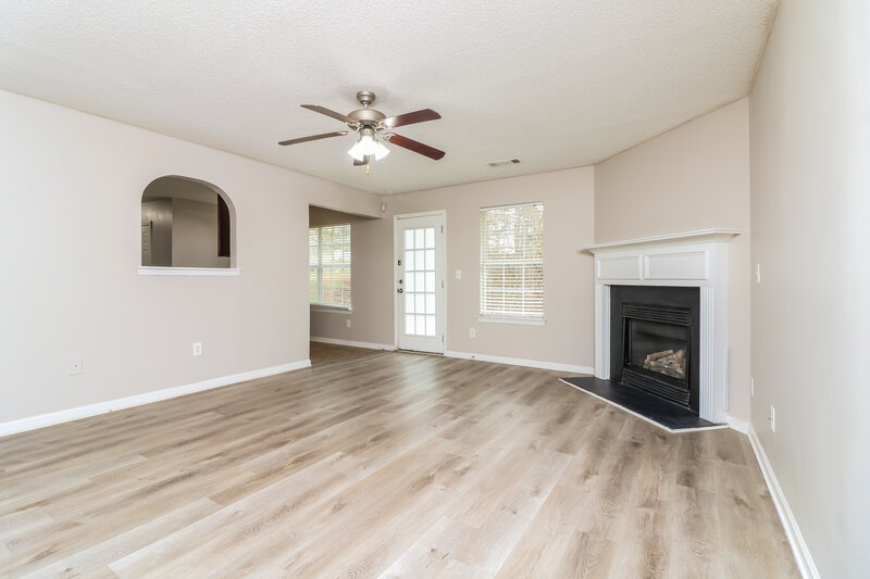 2,245/Mo, 7263 Hampton Chase Dr Douglasville, GA 30134 Living Room View 3