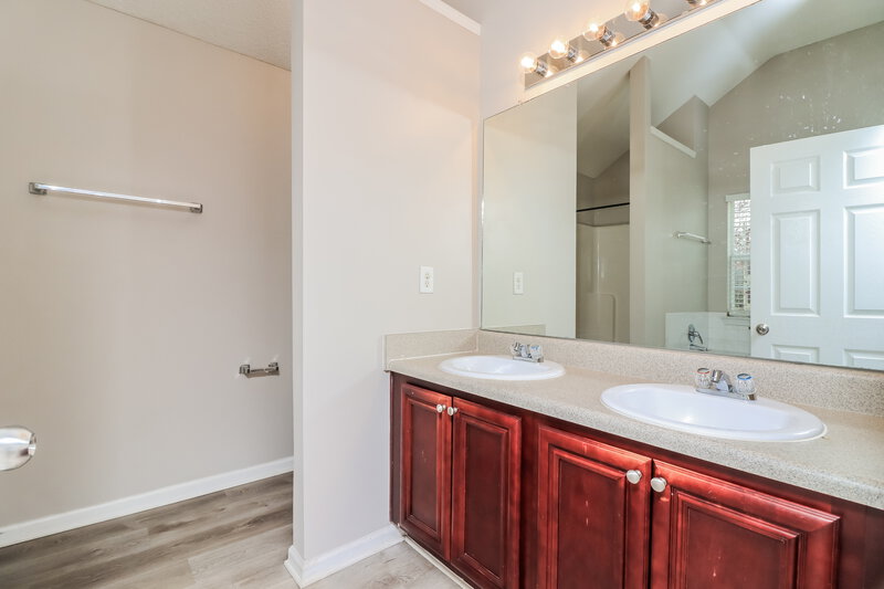 2,245/Mo, 7263 Hampton Chase Dr Douglasville, GA 30134 Main Bathroom View