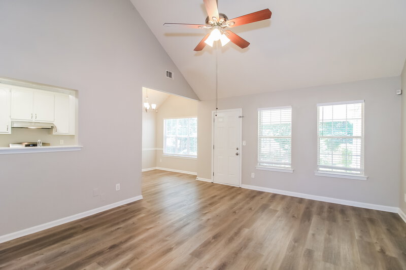 2,020/Mo, 104 Nanci Ct Stockbridge, GA 30281 Living Room View 2