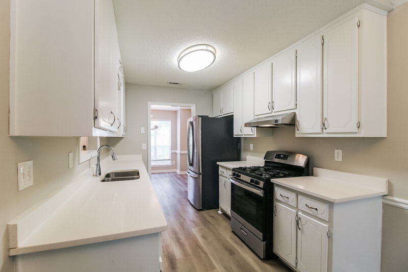 2,020/Mo, 104 Nanci Ct Stockbridge, GA 30281 Kitchen View
