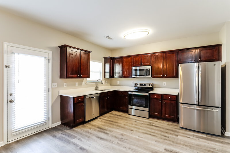 2,075/Mo, 576 Grenier Terrace NE Lawrenceville, GA 30045 Kitchen View
