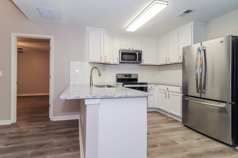 2,035/Mo, 168 Darbys Run Dr Hiram, GA 30141 Kitchen View 2