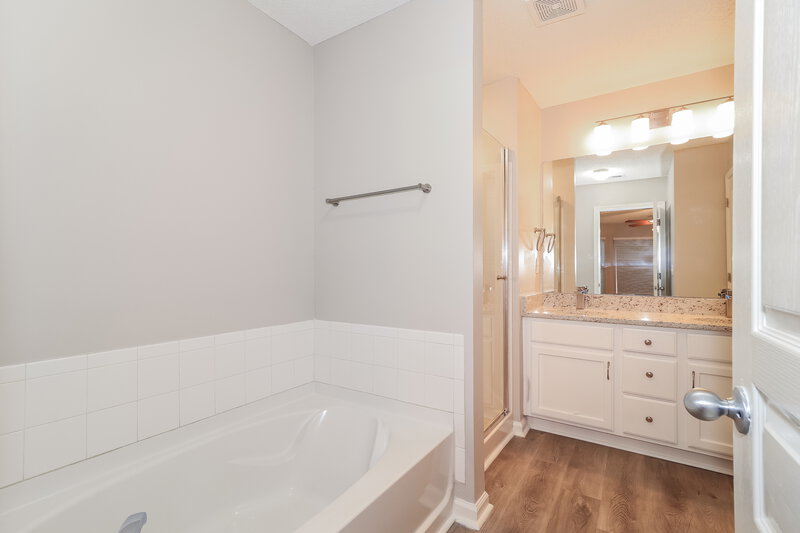 2,035/Mo, 168 Darbys Run Dr Hiram, GA 30141 Main Bathroom View