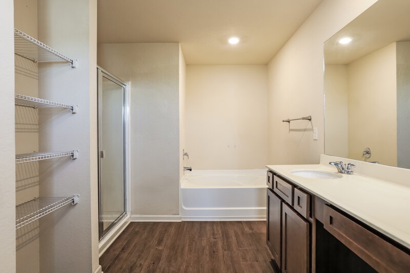 2,080/Mo, 3343 Clawing Hawk Way Douglasville, GA 30135 Main Bathroom View