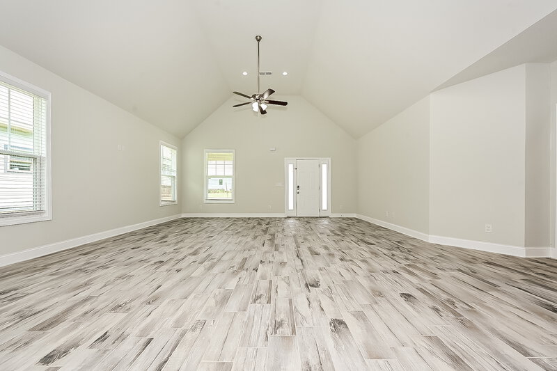 2,900/Mo, 127 Hunts Mill Cir Griffin, GA 30224 Living Room View