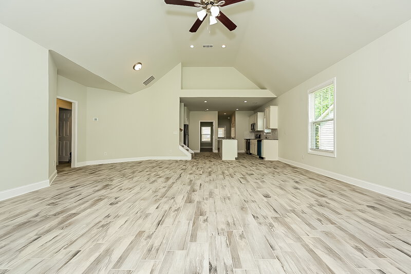 2,900/Mo, 127 Hunts Mill Cir Griffin, GA 30224 Living Room View 2