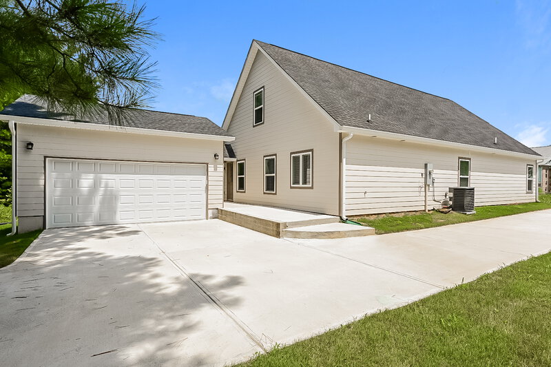 2,900/Mo, 127 Hunts Mill Cir Griffin, GA 30224 Rear View