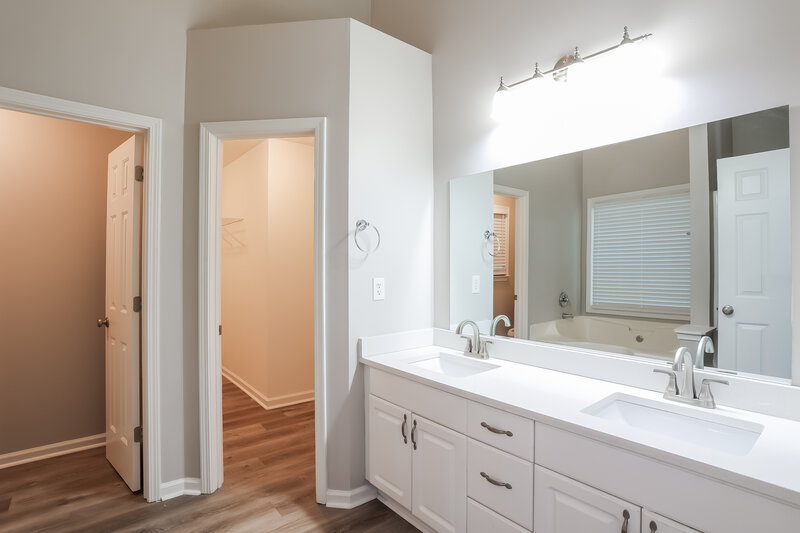 2,150/Mo, 5141 St Claire Pl Powder Springs, GA 30127 Main Bathroom View