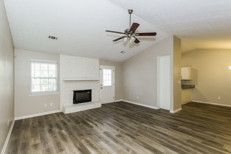 1,835/Mo, 9185 Sunset Dr Jonesboro, GA 30238 Living Room View 2